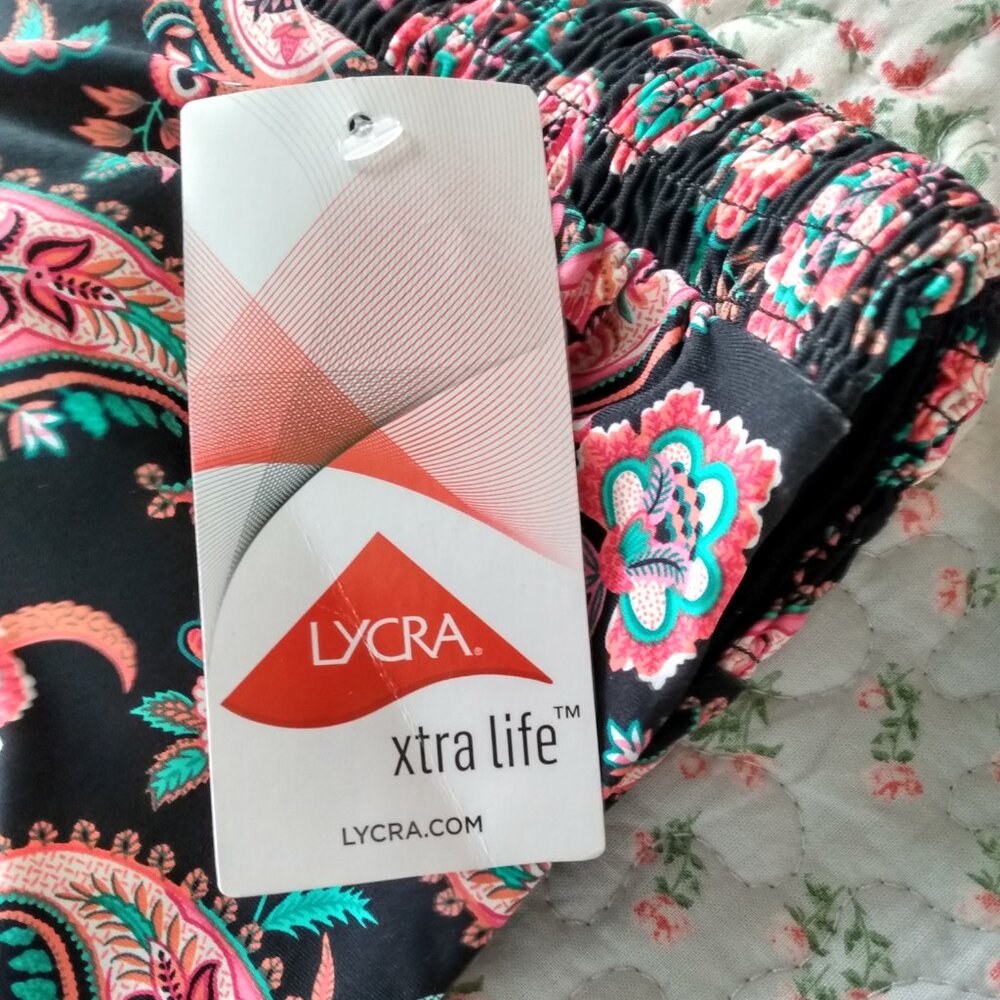 Nwt, lands end sz lg, swim top - Picture 6 of 7